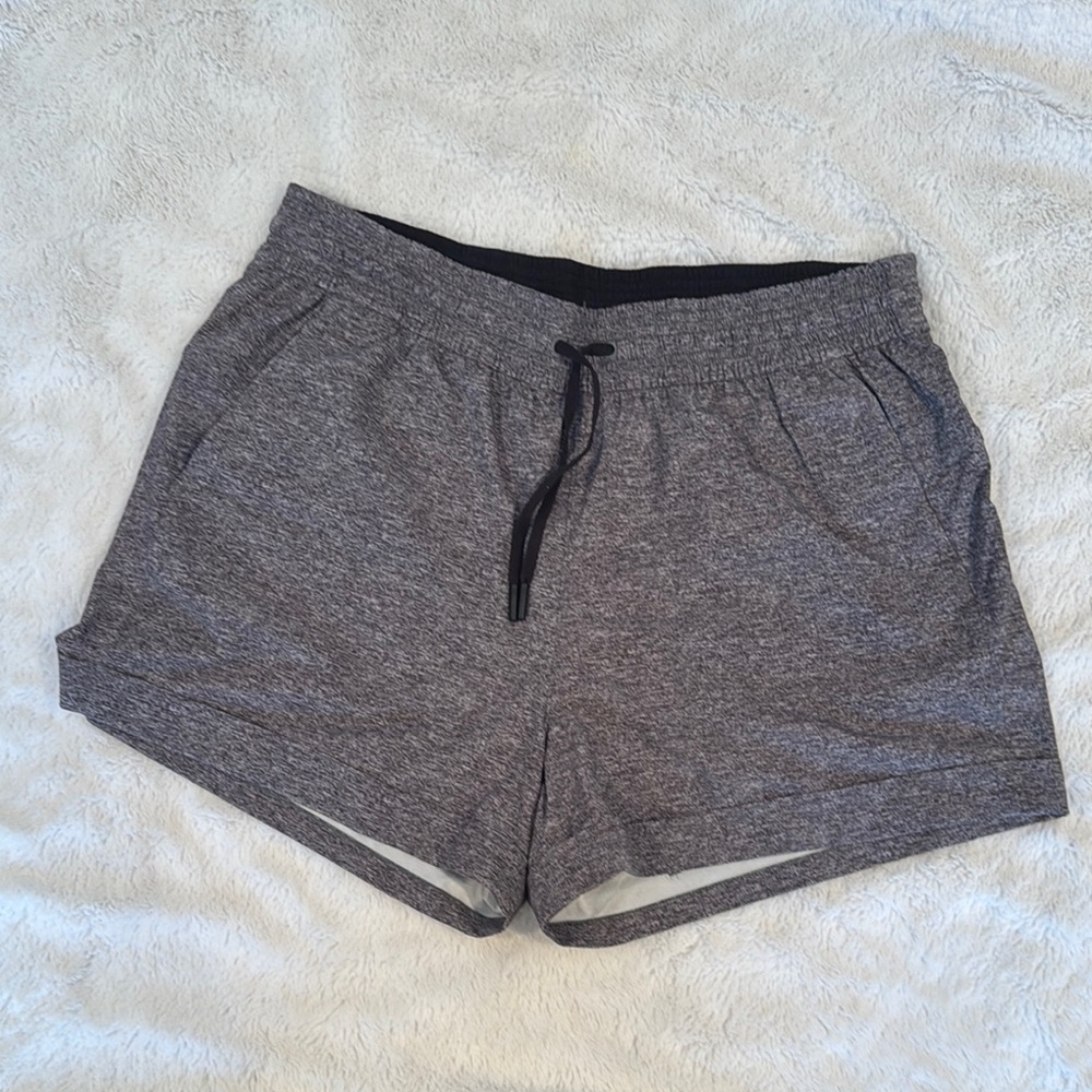 Lululemon Spring Break Away short II 3” Heather lux multi black size 10